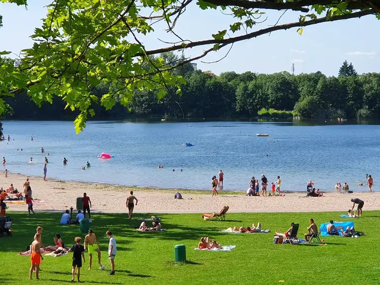 🏞️ 포겔슈탕 호수 수영장 (바데슈트란트 포겔슈탕 제)